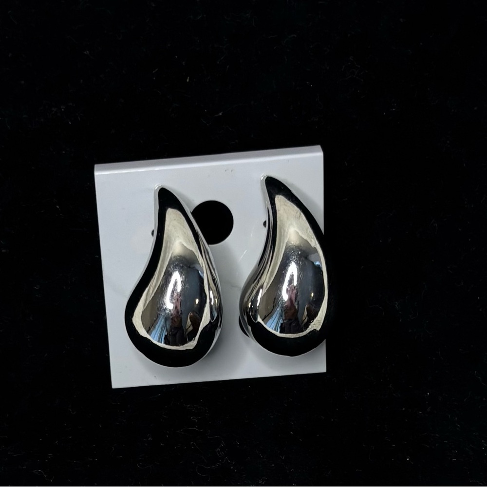 Silver Teardrop Earrings